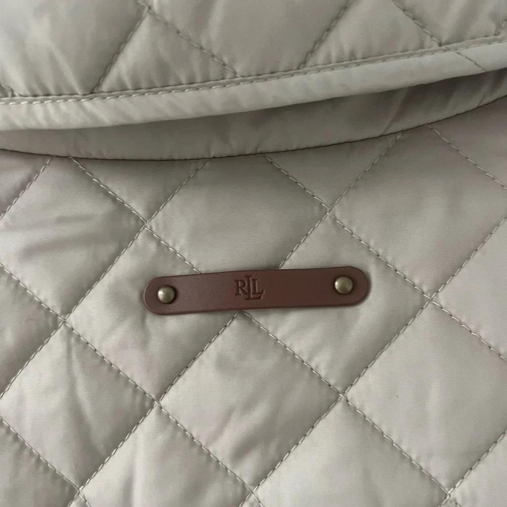 Ralph Lauren Tan Quilted Women's Puffer Jacket - Picture 4 of 6